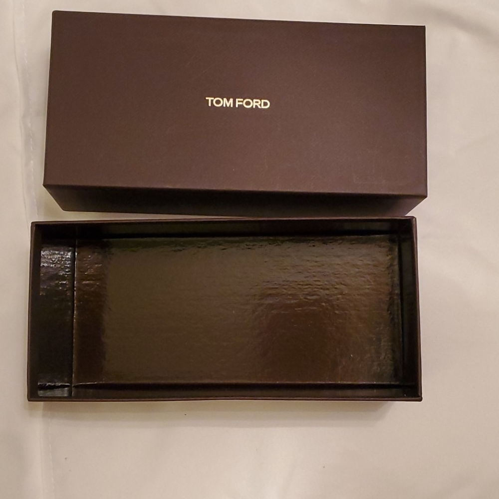 Tom Ford Gift Box - Picture 3 of 3